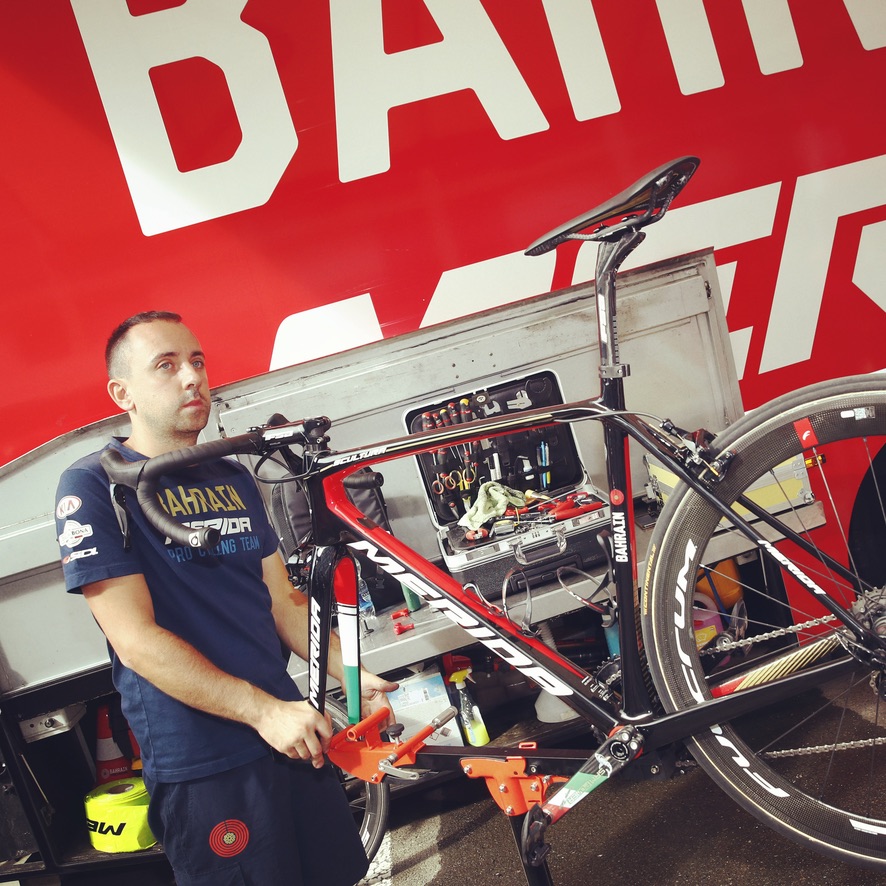 Mattia Romanò, creator of Cycling Support, working on a racing bicycle